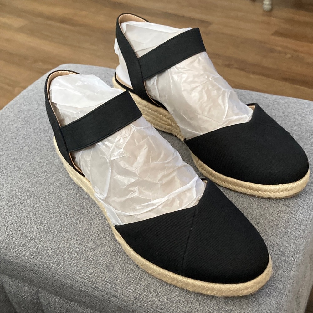 Life Stride Black Espadrille Wedges New in Box - Picture 6 of 10